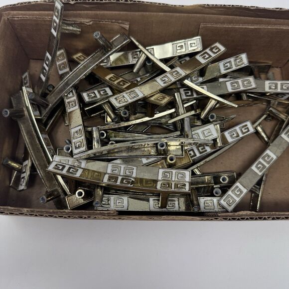 VTG Jaybee JB Manufacturing Corp MCM Mid Century White & Gold Drawer Handles x2 - Picture 7 of 9